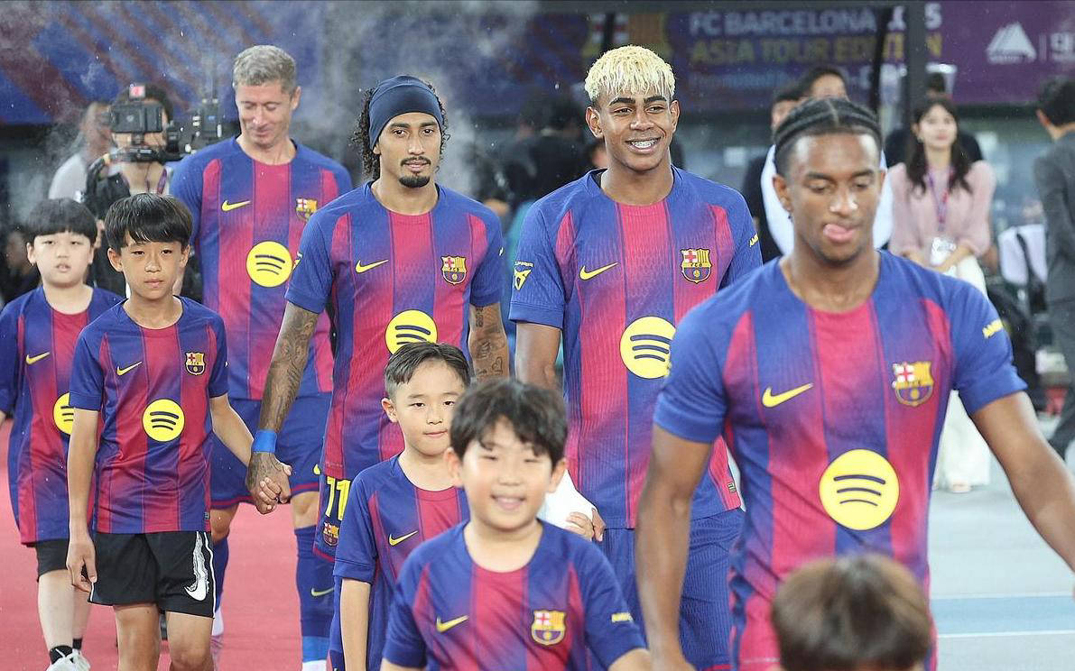 爱游戏官网-巴塞罗那历年阵容图