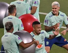 爱游戏体育官网-清晨拉齐奥备战中超马赛战术微调备战意大利杯，里程碑夜埃因霍温手感冰凉直接炸裂的简单介绍